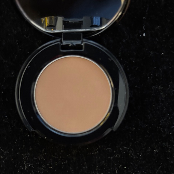 Bobbi Brown Accessory Collection - Picture 4 of 5